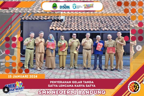 PENYERAHAN PIAGAM GELAR TANDA ” SATYA LENCANA KARYA SATYA “